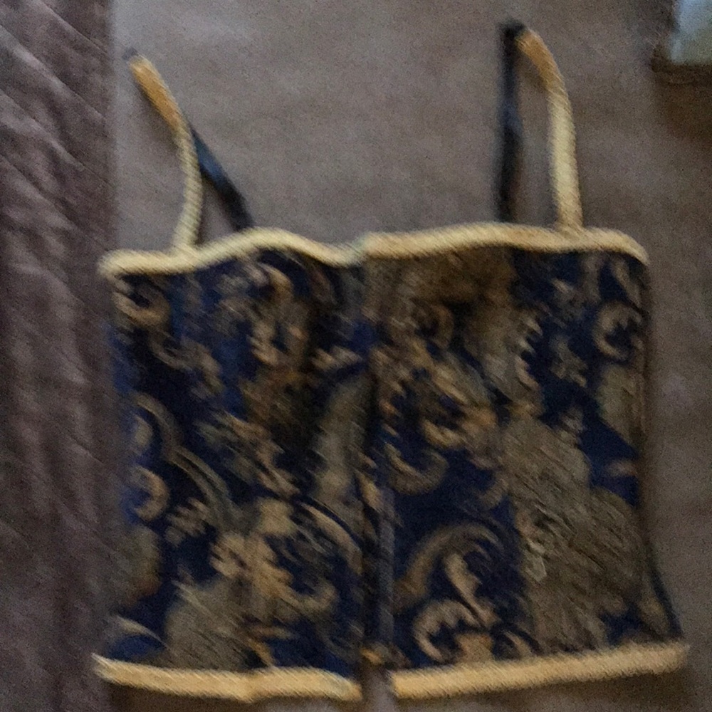 Tapestry style top size Small